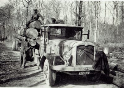 En 1935 avec le camion de MENETREY LAUSANNE SA
